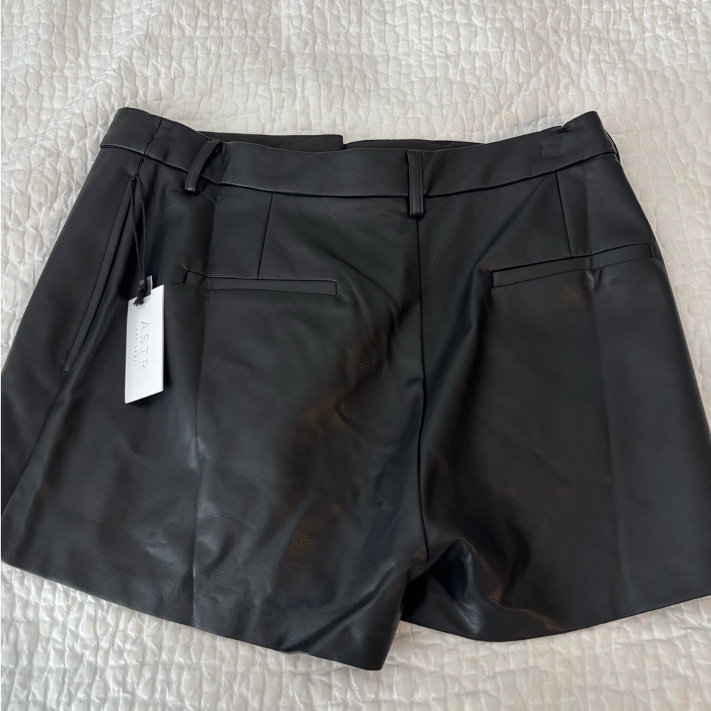 Astr Wynn Shorts - Picture 8 of 12